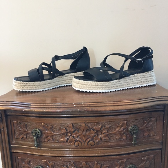 Black platform sandals - Picture 5 of 6